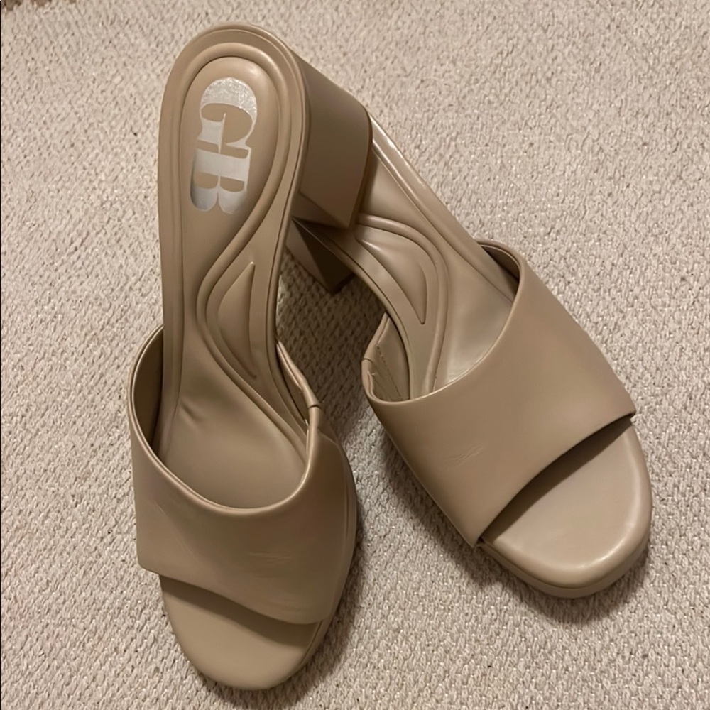 Gianni Bini Women's Tan Slide Sandals